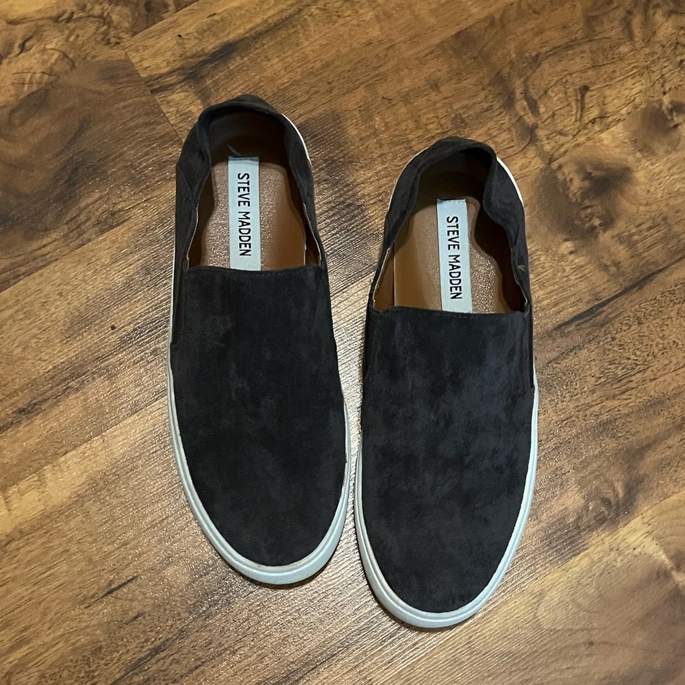 Steve Madden slip on sneakers